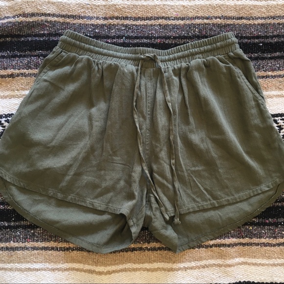 Universal Thread Pants - Universal Thread Olive Green Casual Shorts!